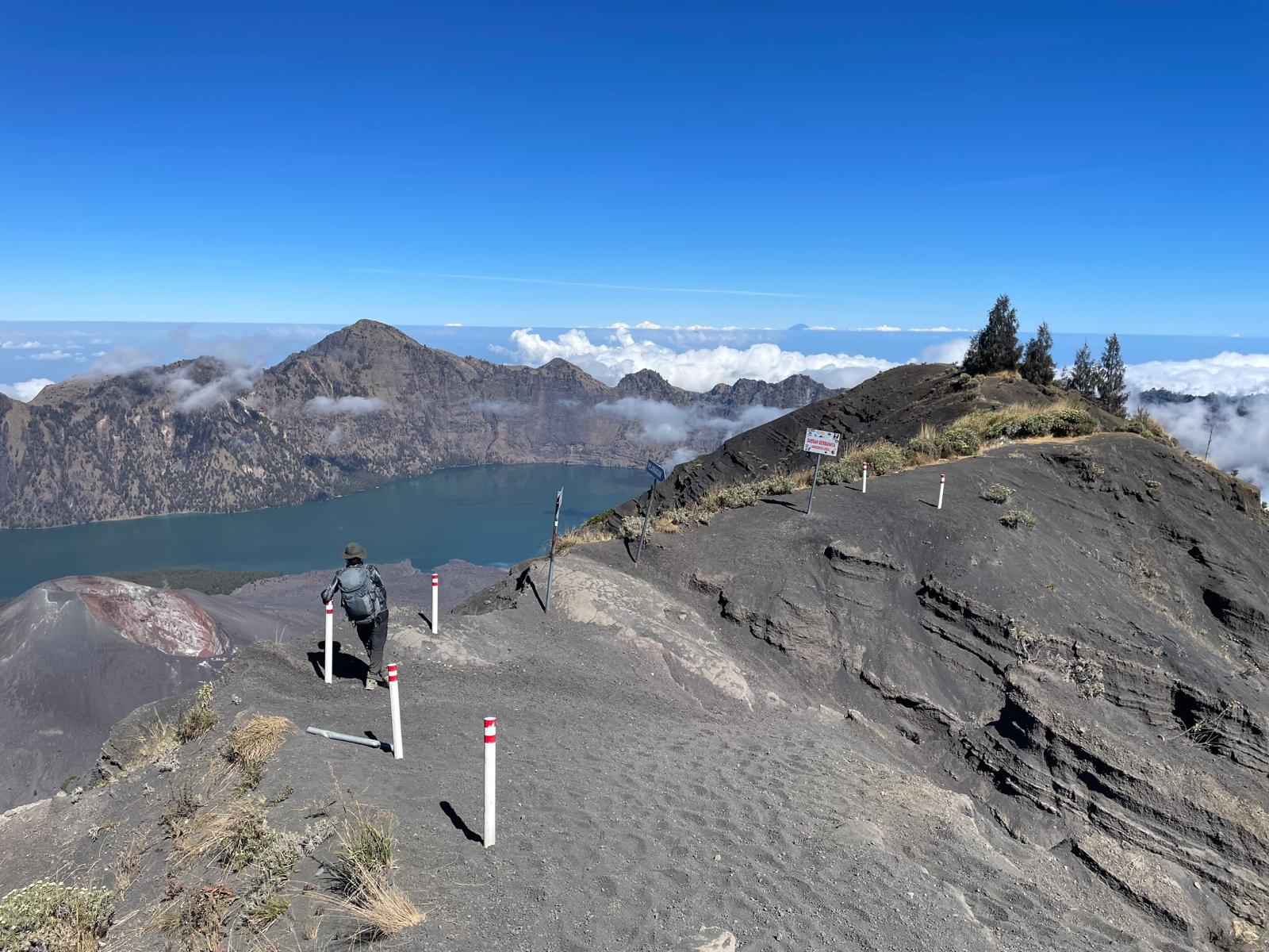 3D2N Summit Trek (Sembalun → Senaru)